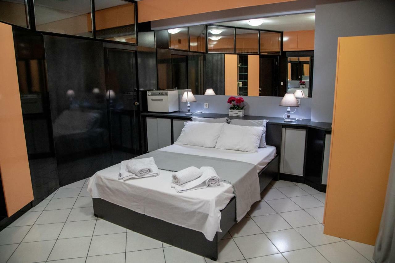 Christine'S Downtown Suites カヴァラ エクステリア 写真