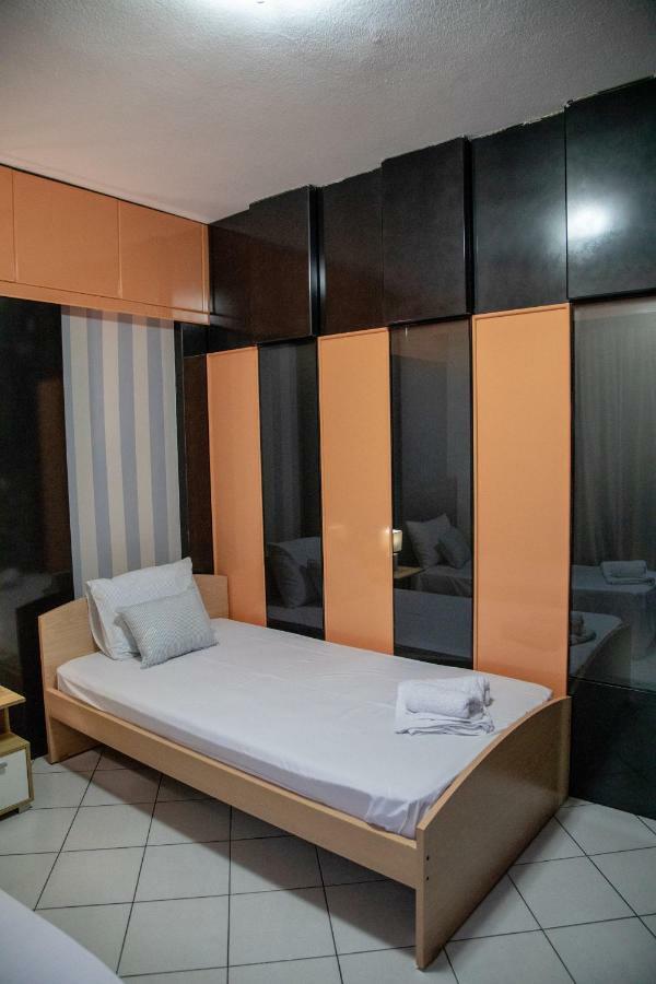 Christine'S Downtown Suites カヴァラ エクステリア 写真